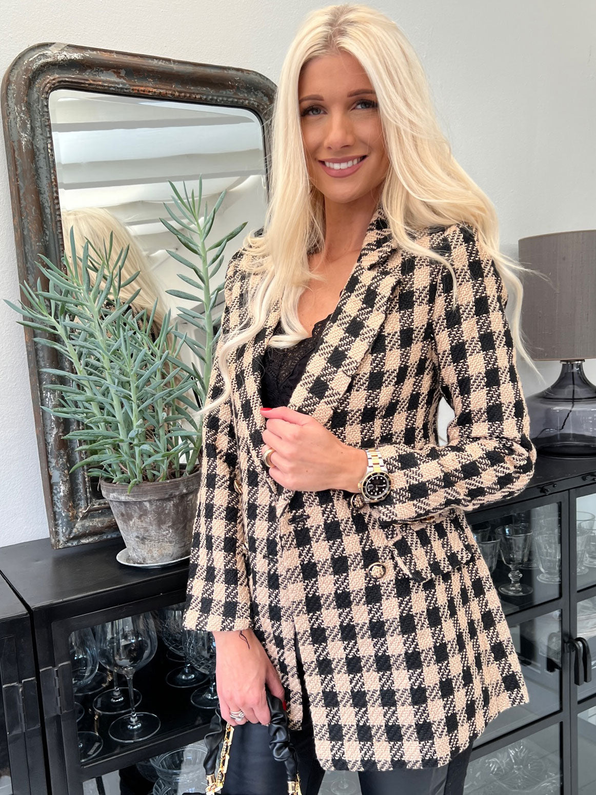 Magnolia - Kamel och svart rutig kavajjacka